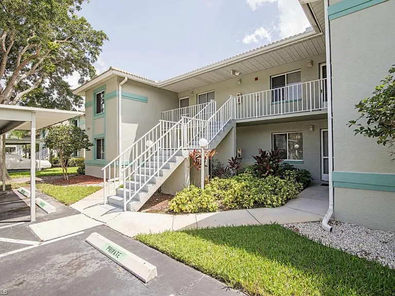 180 Furse Lakes Cir #E8 — Photo 1