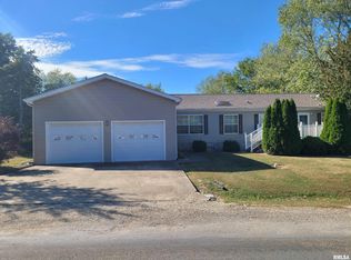 427 N Hun St, Colchester, IL 62326