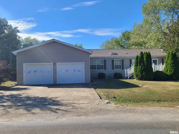 427 N Hun St, Colchester, IL 62326