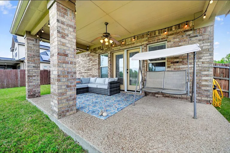 1104 Brendan Dr — Photo 40