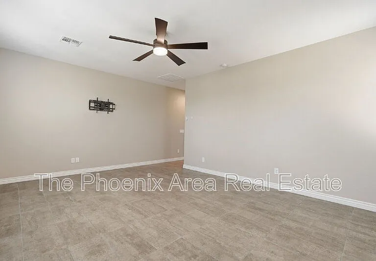 39725 N Hailey Ln — Photo 19
