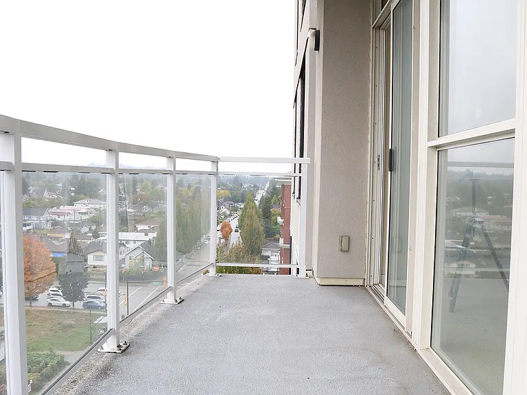 1483 King Edward Ave E — Photo 12