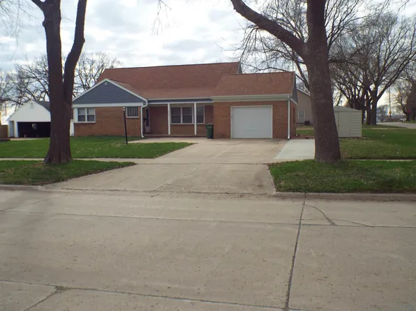 703 5th Ave, Sibley, IA 51249