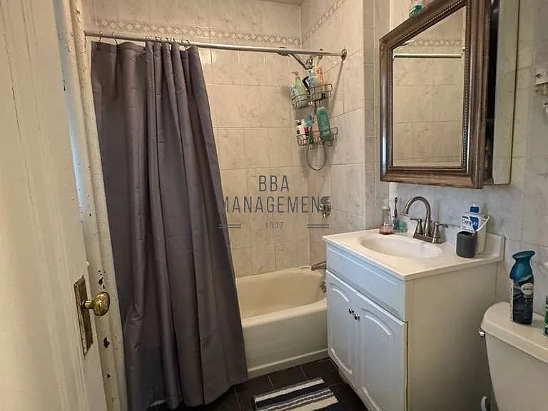 96 Strathmore Rd #2 — Photo 16
