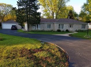 520 Hawthorne Ln, Hoffman Estates, IL 60169