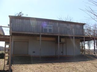 1560 Yarbro Landing Ln, Decaturville, TN 38329