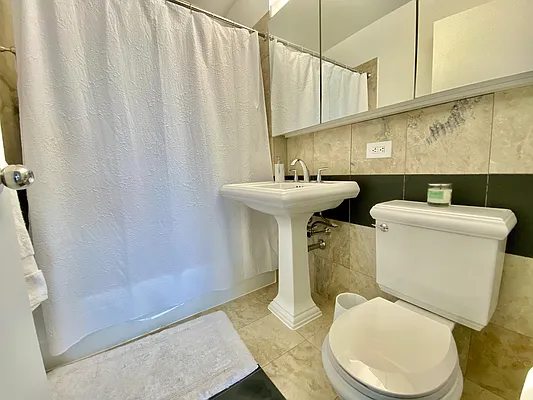 Rented by NY Living Solutions | media 16