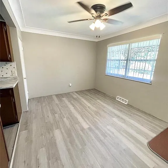 113 Derbyshire Dr — Photo 3