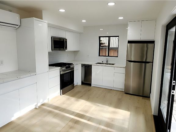 5th image of 1101-1103 Ocean Ave #B