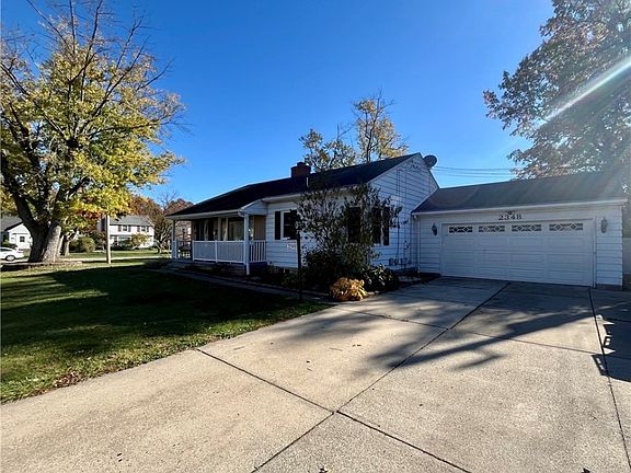 3rd image of 2348 N Haven Blvd