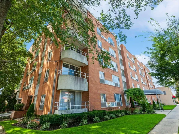 205 Mineola Boulevard #2J, Mineola, NY 11501