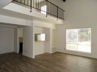 3100 Elizabeth St #206, Dallas, TX 75204