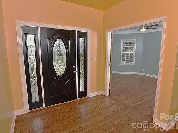 3rd image of 1203 Edgewater Ct
