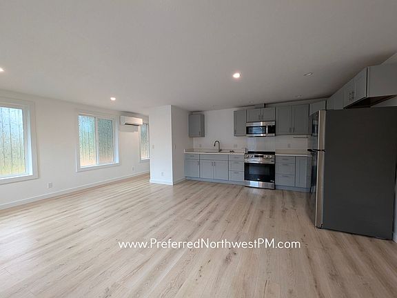 5th image of 2522B Melrose Loop