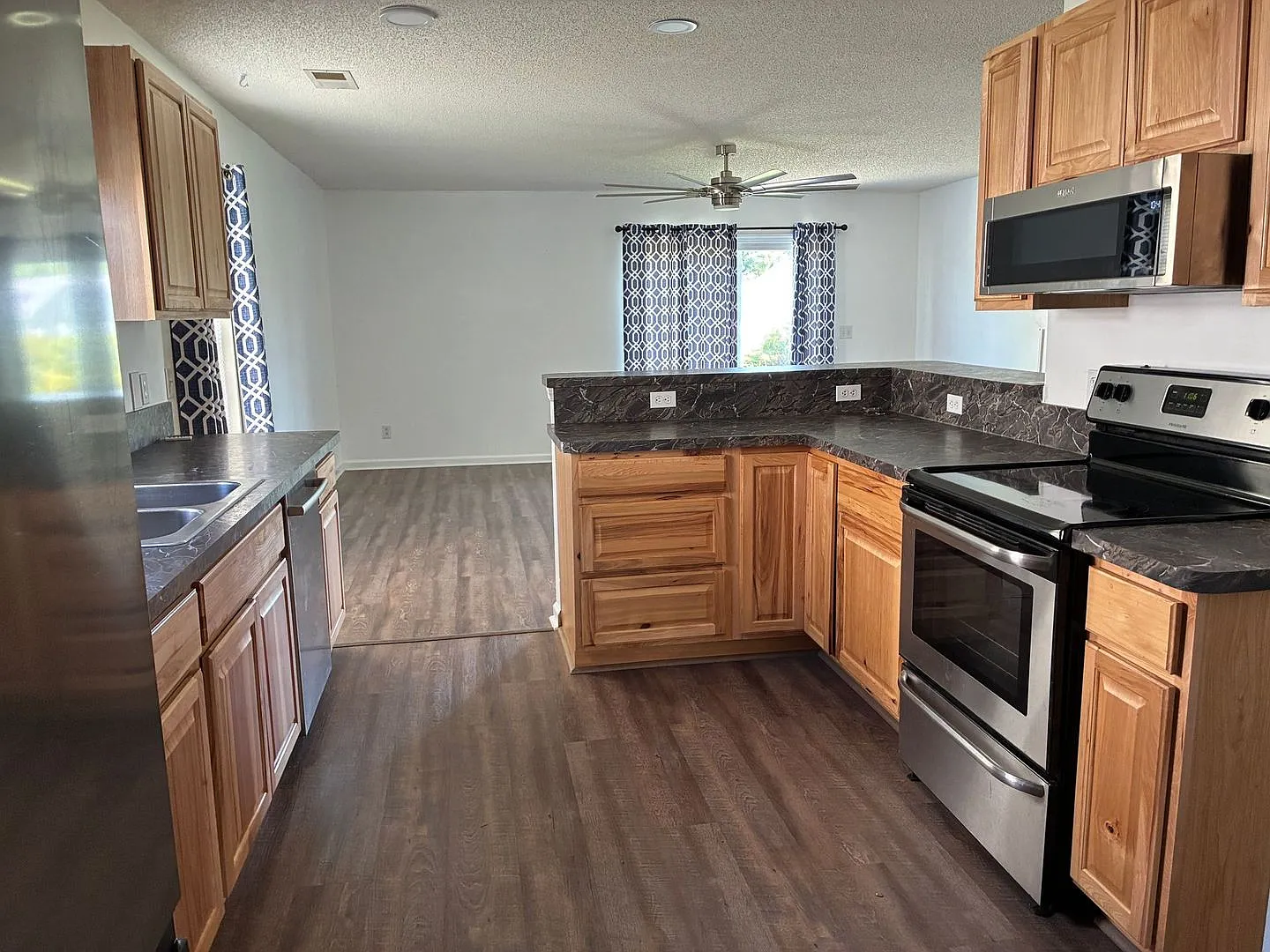 Palmetto Glen, large 4BD/2BA — Photo 3