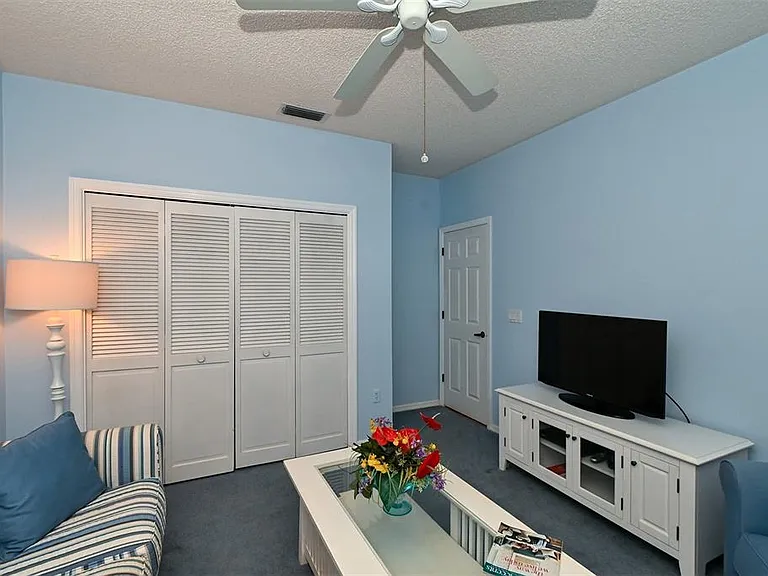 3866 Surrey Ct — Photo 38