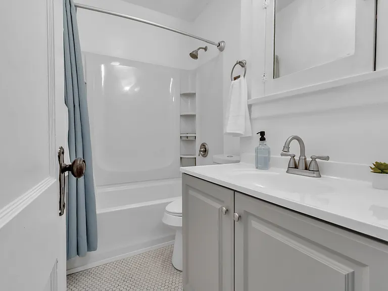 49 Virgil Ave — Photo 25