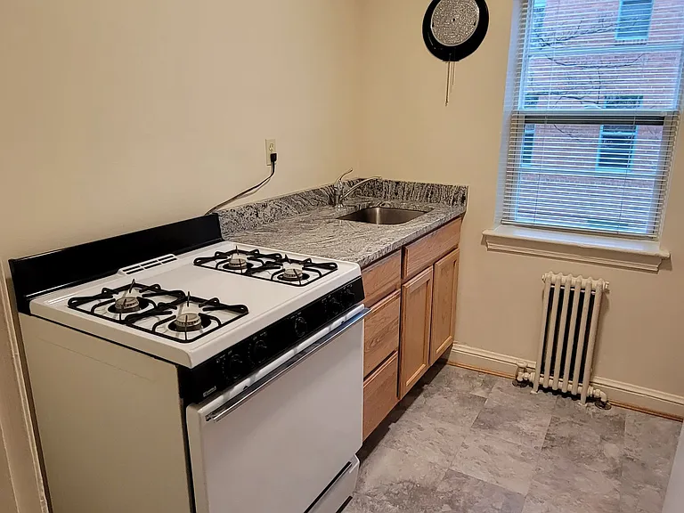 Wakefield Manor Apartments — Photo 24