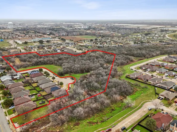 3001 Mitchell Ct, Arlington, TX 76010