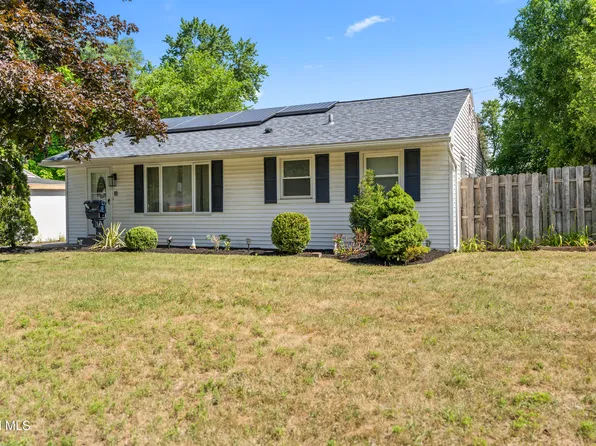 18 Loralee Drive, Albany, NY 12205