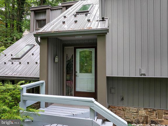 3rd image of 17 Coventry Ln