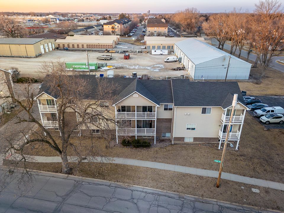 1st image of 215 Jewel Dr #1-8
