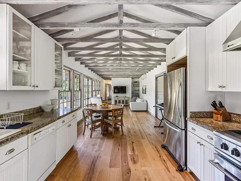 1156 Butterfield Rd — Photo 53