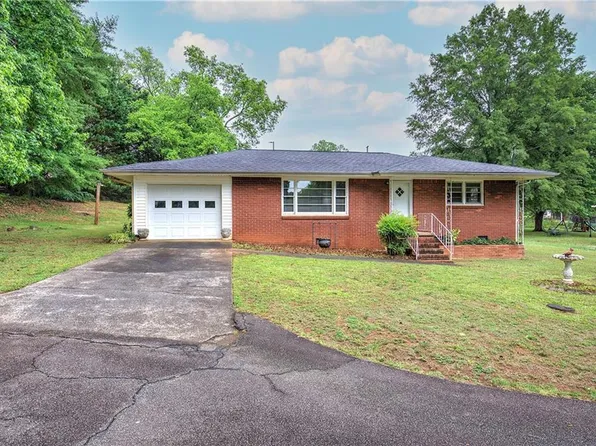 2 Davis Dr, Cartersville, GA 30120