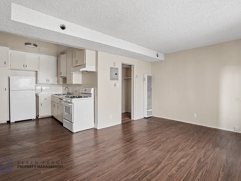 10305 Buford Ave. — Photo 11