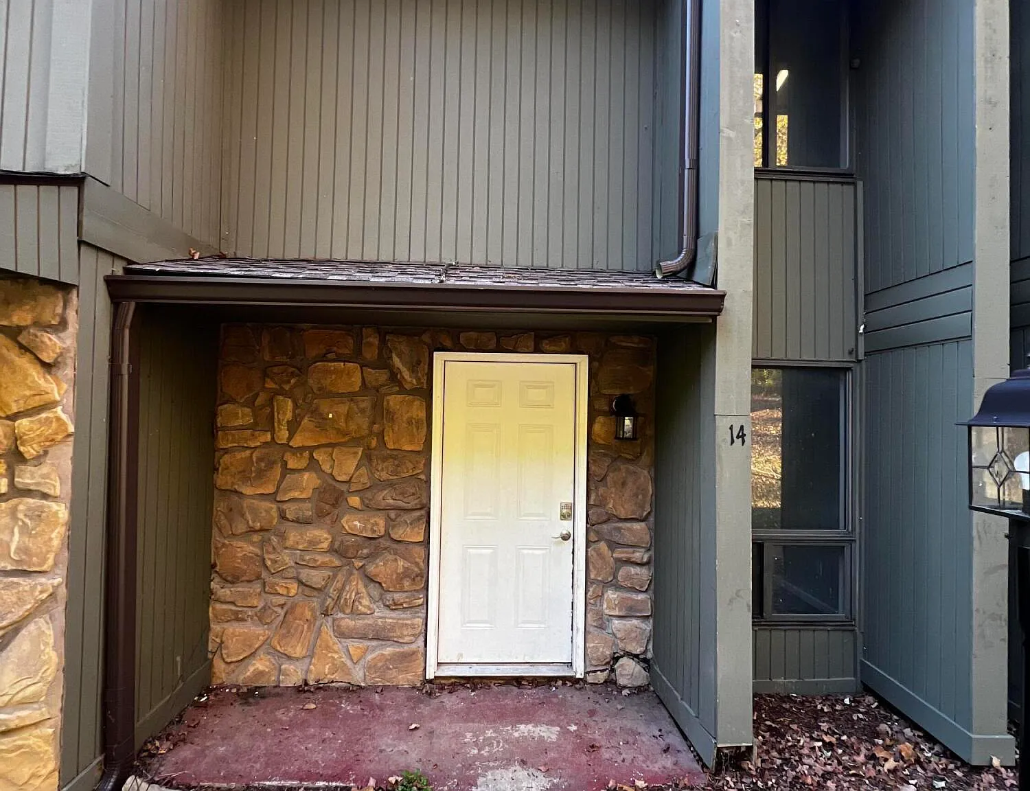 2 bed, 1.5 bath, 1000 sqft, $1,100 — Photo 3