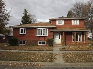 720 Cedar Ave, Harvey, ND 58341