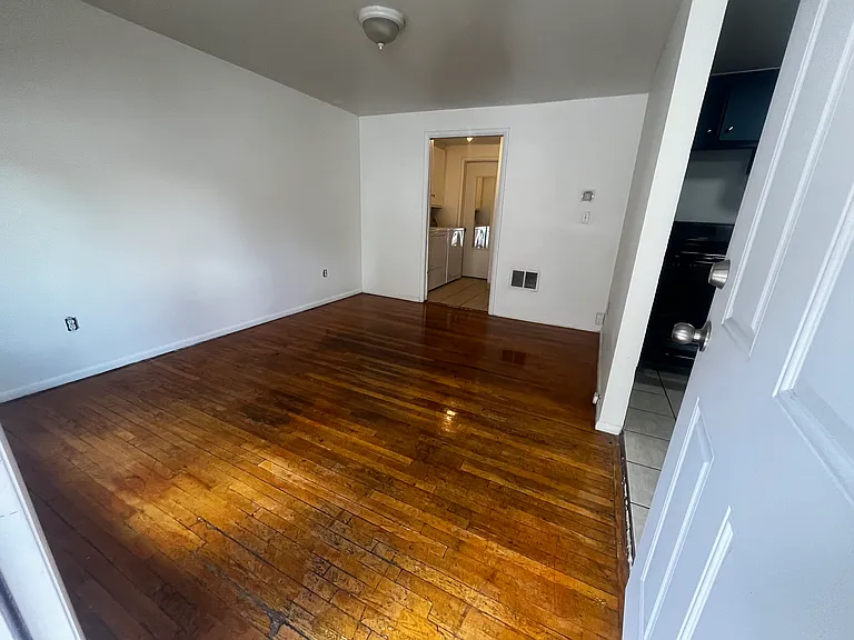 737 S Windsor St #2 — Photo 9