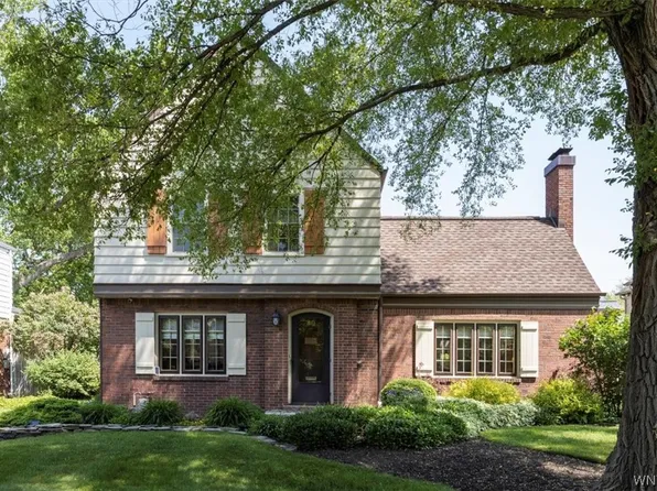 80 Deerhurst Park Blvd, Buffalo, NY 14217