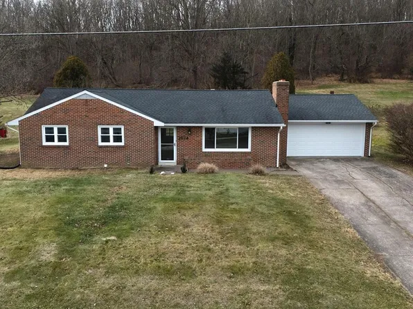 2674 Seven Valleys Rd, Seven Valleys, PA 17360