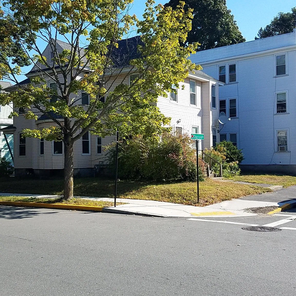 Studio, 550 sqft, $1,300 — Photo 3