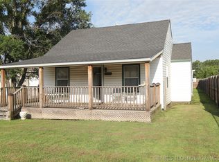 325 NE Debell Ave, Bartlesville, OK 74006