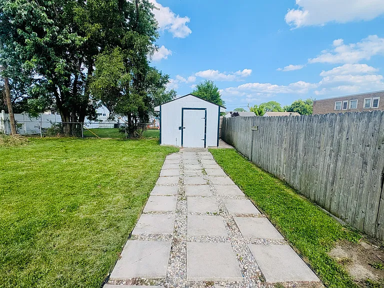 26234 Woodmont St — Photo 18