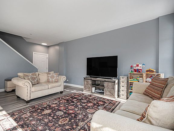 3rd image of 4585 Camden Ln Unit E