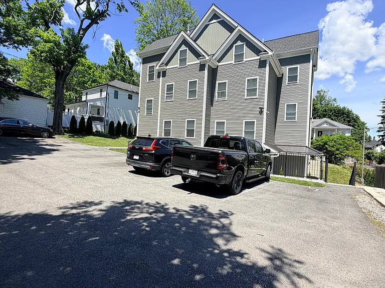 19 Ferdinand St #4 — Photo 2