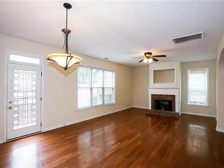 1187 Kendrew Pass — Photo 5