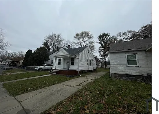 3 bed, $1,595 — Photo 2