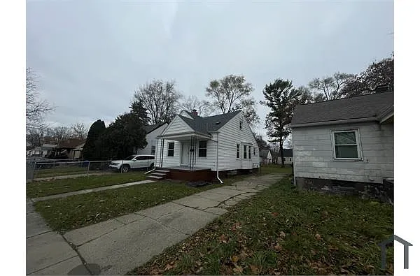 Building Photo - 9544 Plainview Ave