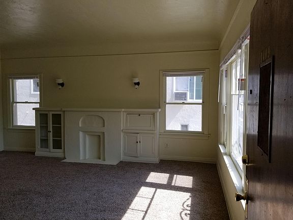 Front room entrance thru front door