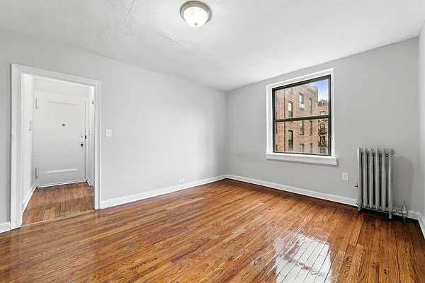 Rented by MNS | media 8