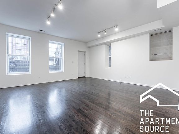 3rd image of 1629 N Honore St APT G