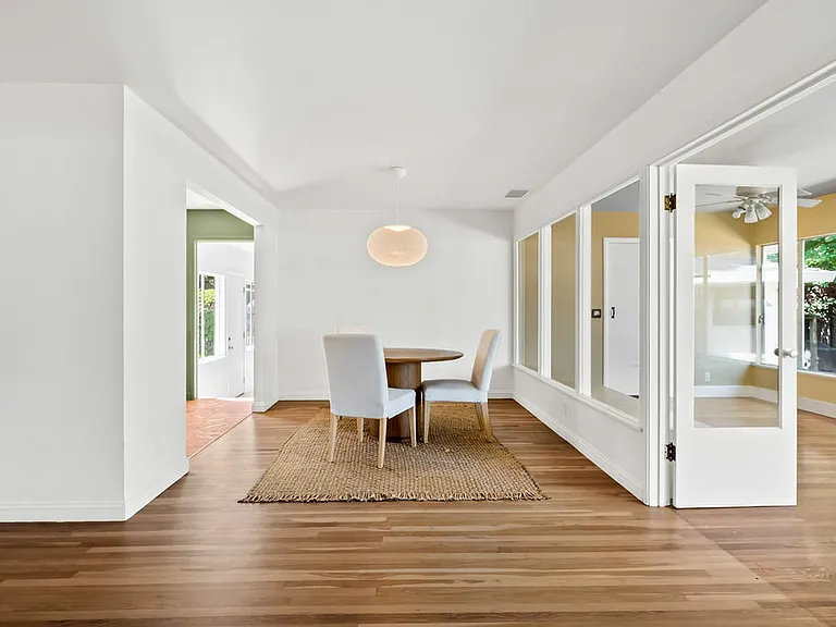 13805 Village Ave — Photo 10