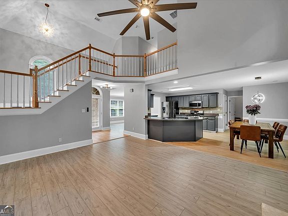 5th image of 75 Paradise Ct