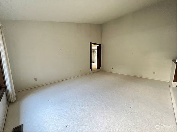 3rd image of 2608 SE Talton Avenue