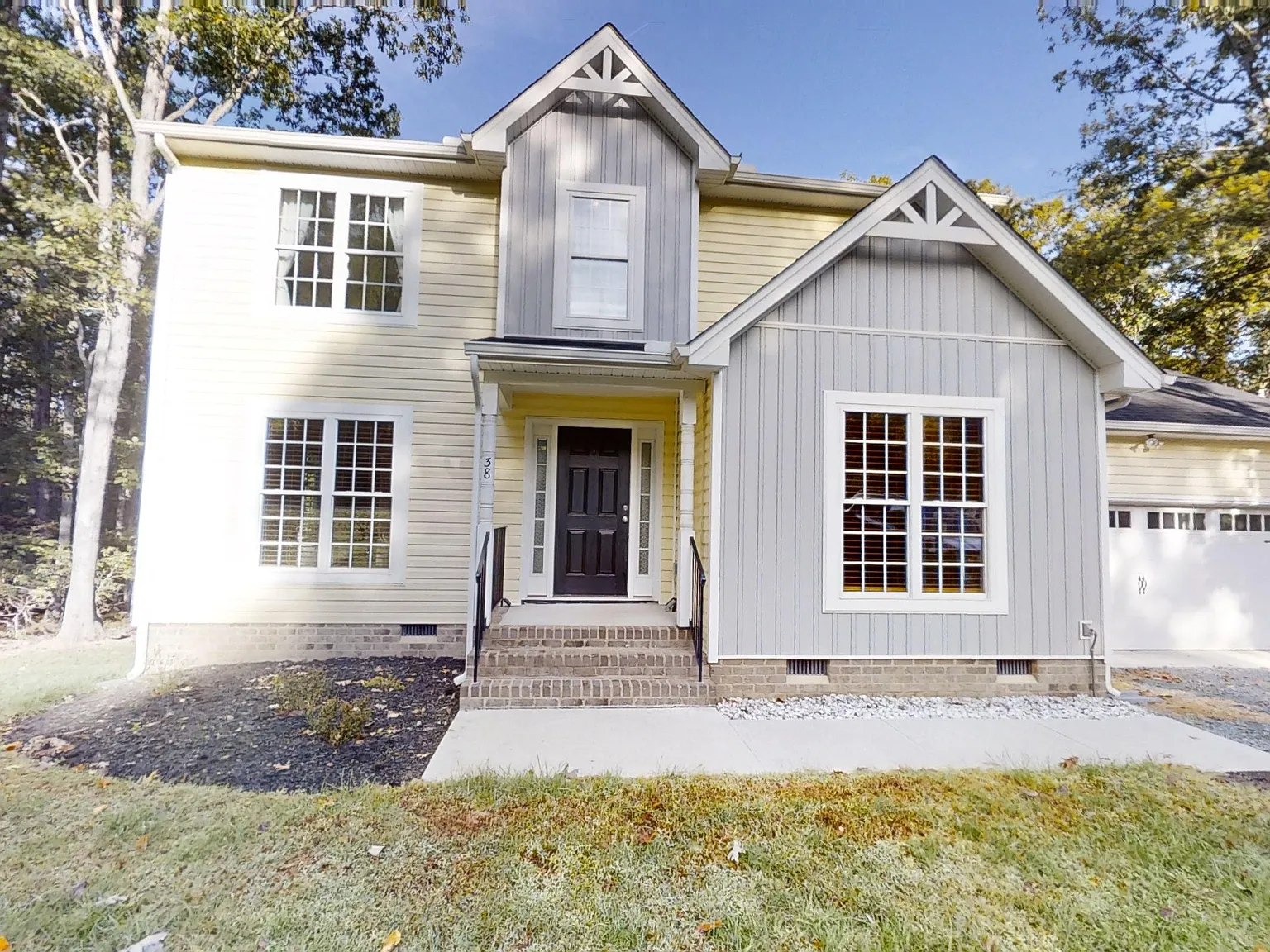 4 bed, 2.5 bath, 1641 sqft, $2,550 — Photo 2