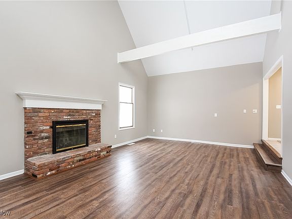 5th image of 1101 Montclair Cir